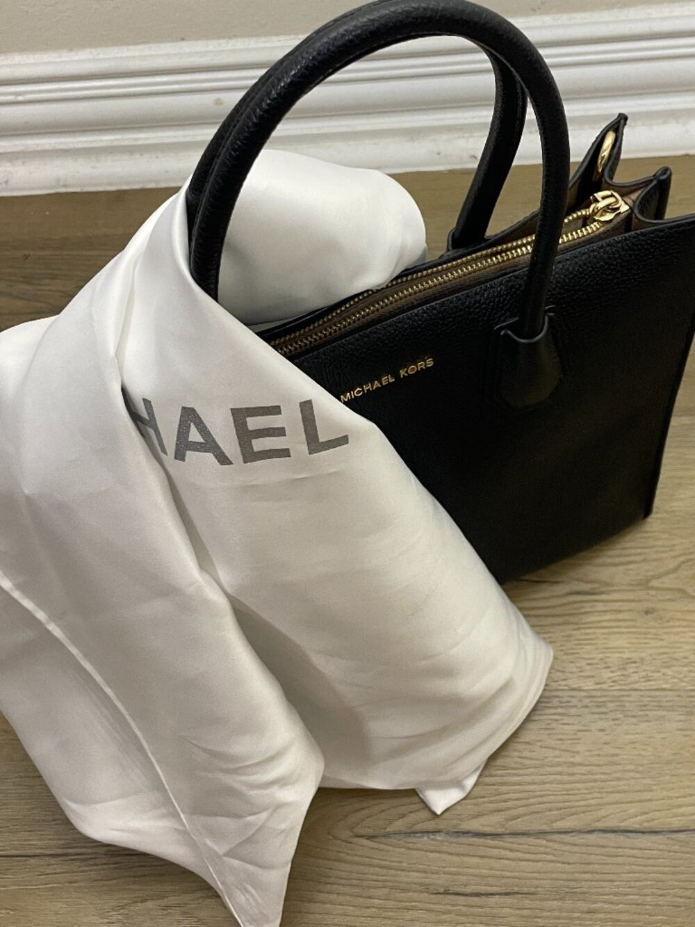 Michael Kors Black Pebble Leather Tote Bag with Duster 12" x 10" Excellent! - Picture 7 of 7